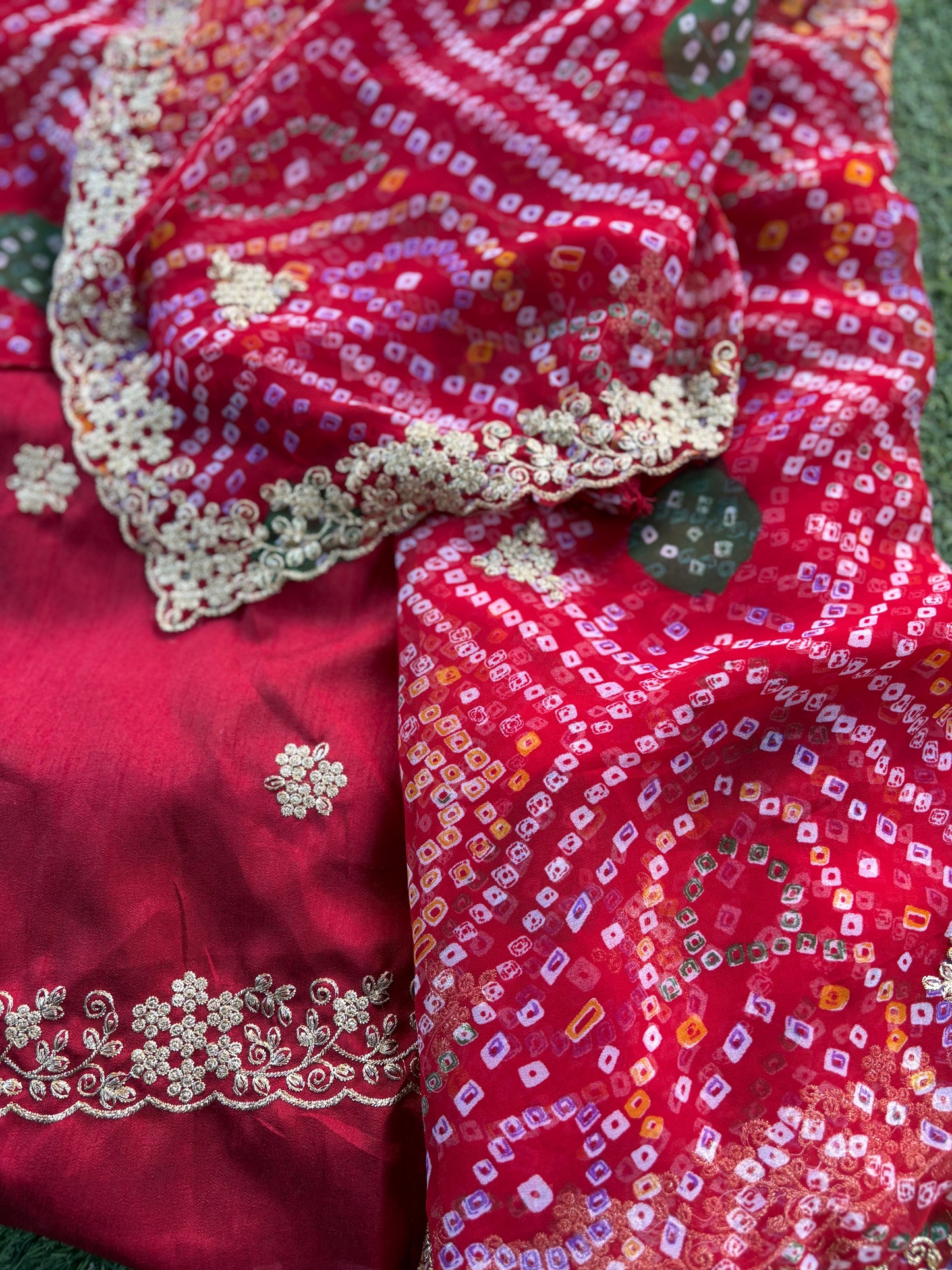 Lal bhandani with Cut work Zari Border