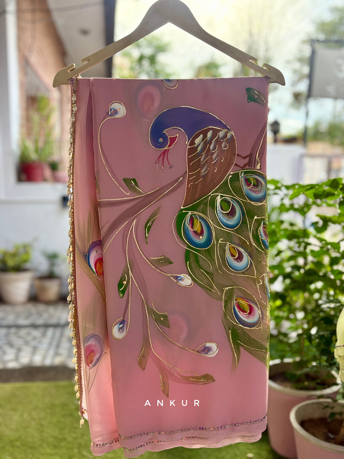 Onion Pink Peacock Brush Paint