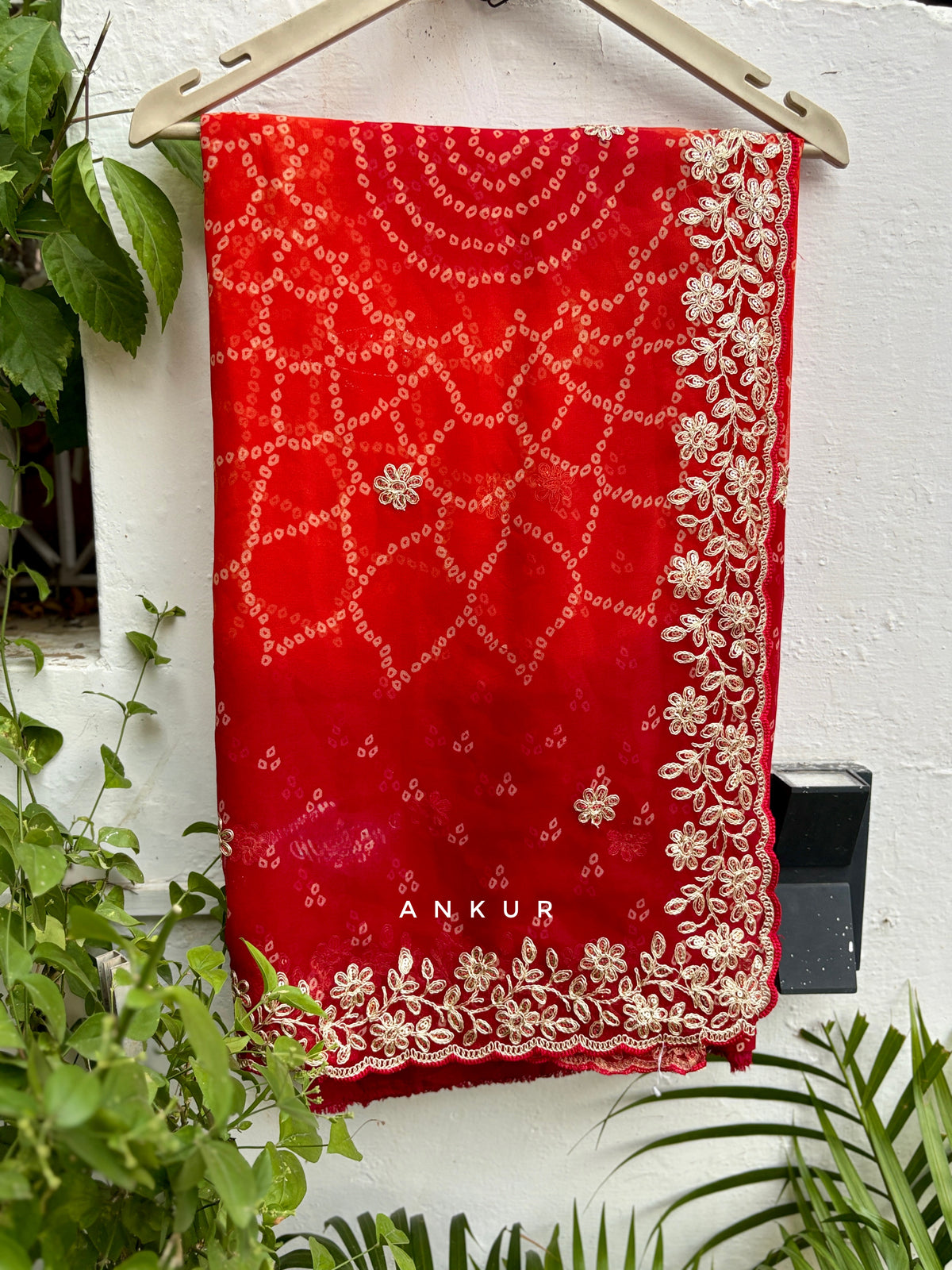 Shaded Bandhani Red Gewar Nagina