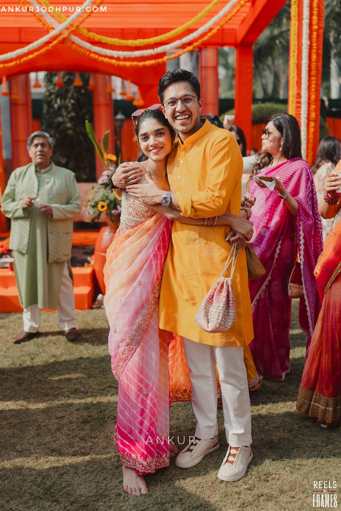 Shaded Lehriya Orange to Gulabi Nagina
