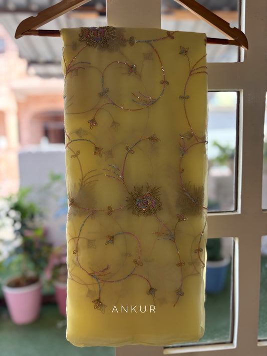 Boutonnière Creamy Yellow Sequins Suhani