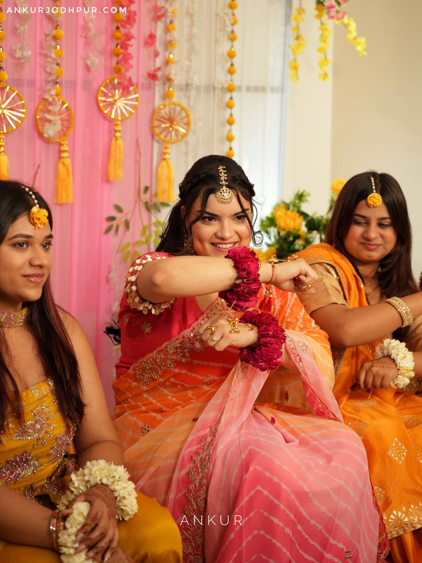 Shaded Lehriya Orange to Gulabi Nagina